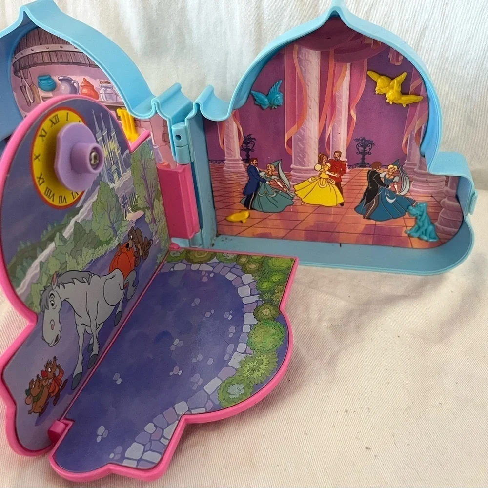 Vintage 1992 Disney's Cinderella Travel Play Set Blue Carriage Mattel